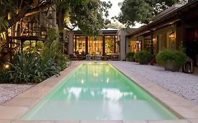 La Alondra, Casa de huéspedes